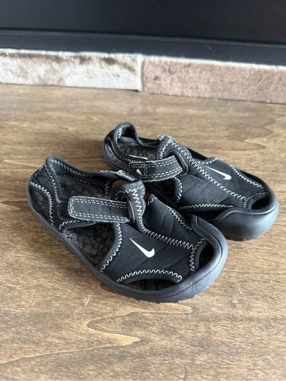 Nike Sunray Protect 2 Black Water Shoes Sandals Hook & Loop Strap MPN 943827